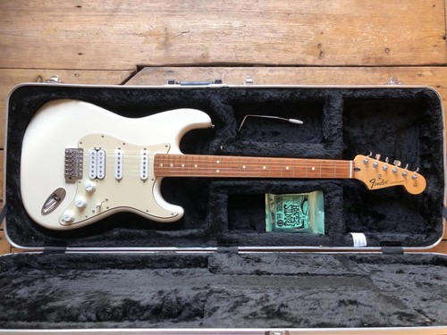 Fender stratocaster hss 2017 - fender,