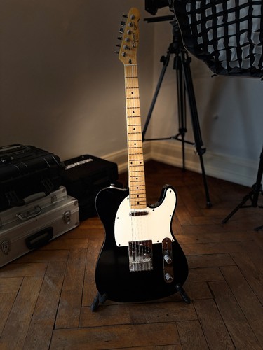 Squier fender telecaster - by,