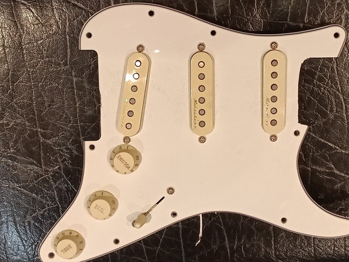 Pre wired pickguard von - pickguard, fender