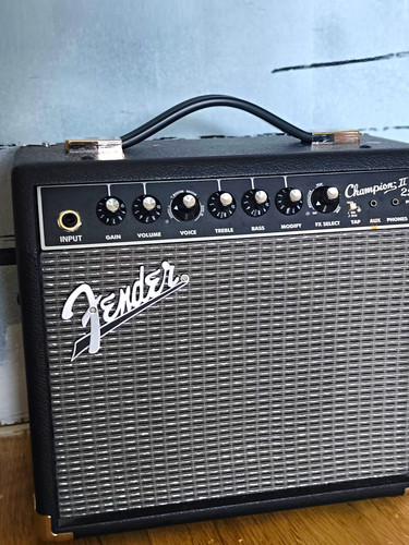 Fender champion combo - 25,
