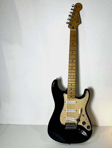 Fender standard stratocaster - fender,