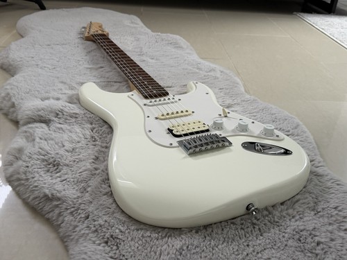 Squier fender bullet - by,